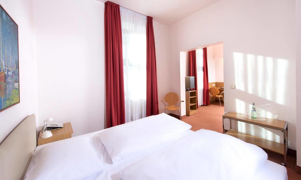 Max Brown Ku'damm, Part Of Sircle Collection Hotel Berlijn